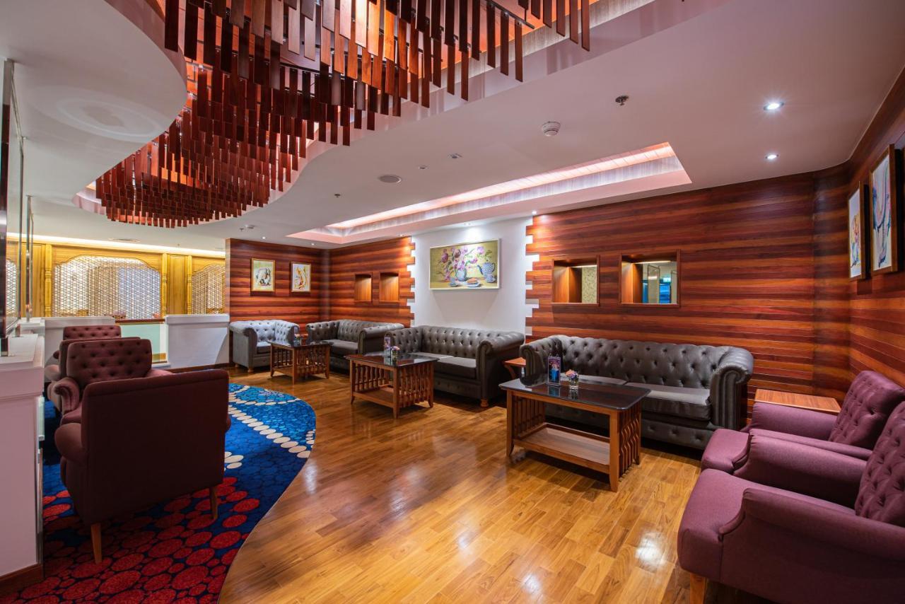 The Empress Premier Chiang Mai - Sha Extra Plus Kültér fotó The lounge at the airport