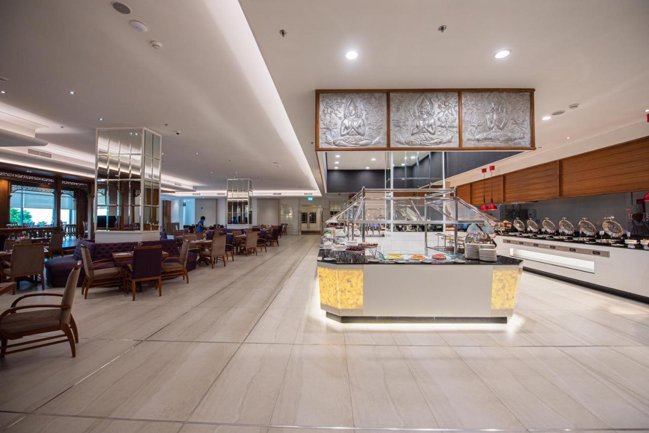 The Empress Premier Chiang Mai - Sha Extra Plus Kültér fotó The lounge at the airport